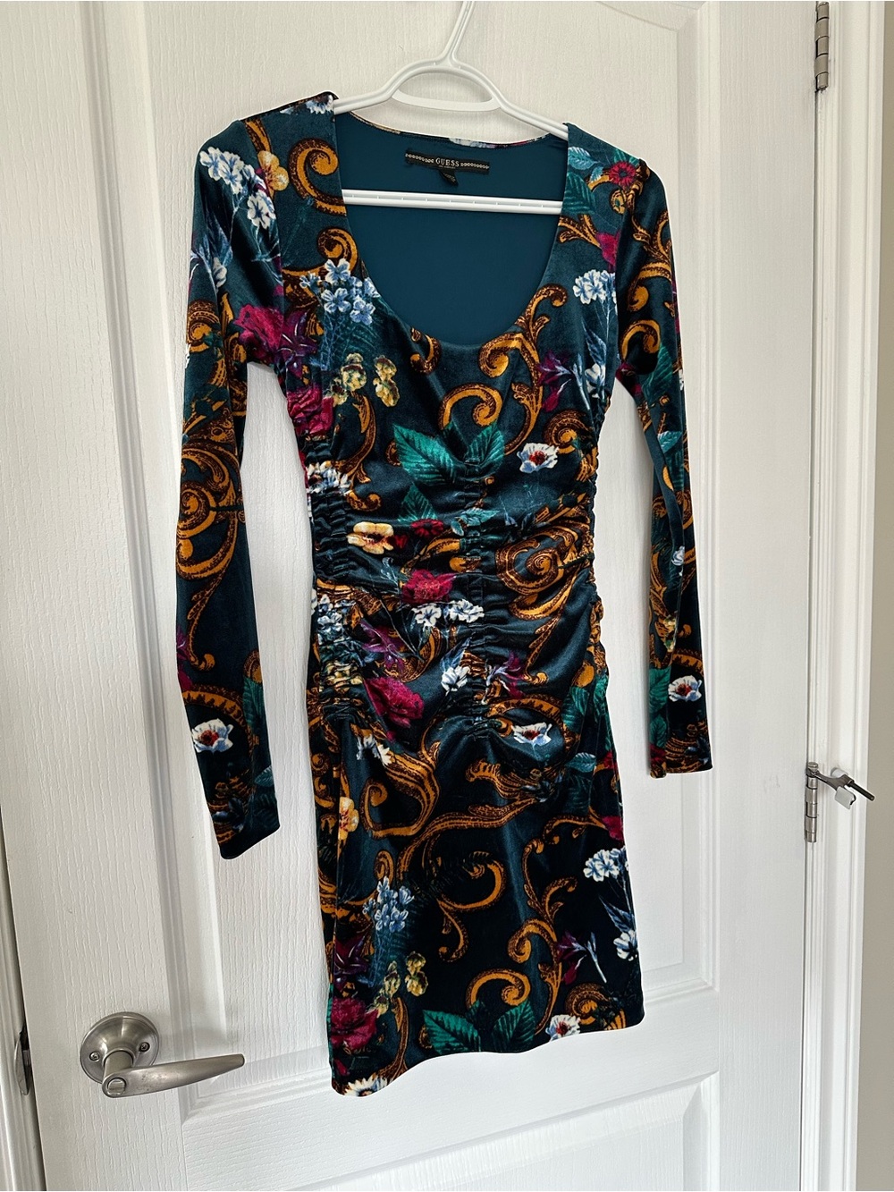 NWOT GUESS Velvet Floral Ruched Bodycon Long Sleeve Mini Dress Vintage Style